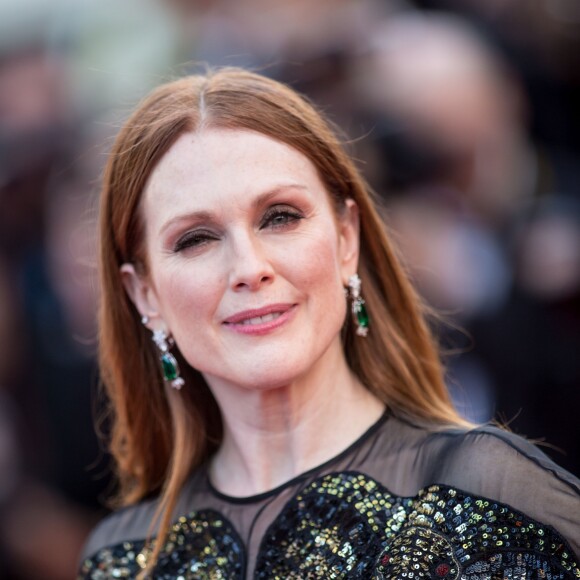 Julianne Moore - Montée des marches du film "Café Society" pour l'ouverture du 69e Festival International du Film de Cannes. Le 11 mai 2016. © Borde-Jacovides-Moreau/Bestimage