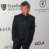 Sean Penn clashe les invités de ses galas : "Ils mangent et voient des stars"