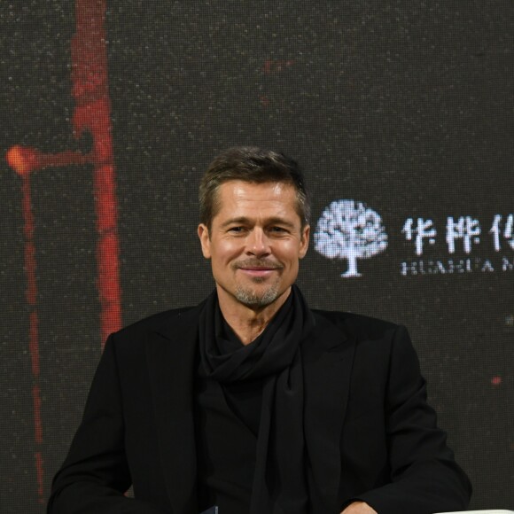 Brad Pitt à la première du film "Alliés" à Shanghai en Chine, le 15 novembre 2016