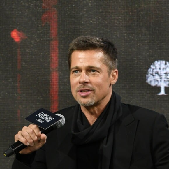 Brad Pitt à la première du film "Alliés" à Shanghai en Chine, le 15 novembre 2016