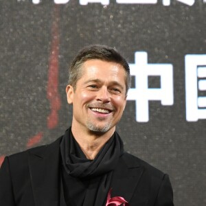 Brad Pitt à la première du film "Alliés" à Shanghai en Chine, le 15 novembre 2016