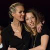 Exclusif - Laeticia Hallyday et Laura Smet au concert caritatif de Johnny Hallyday pour l'association de sa femme "La Bonne Etoile", qui vient en aide aux enfants du Vietnam, au Trianon à Paris, le 15 decembre 2013.