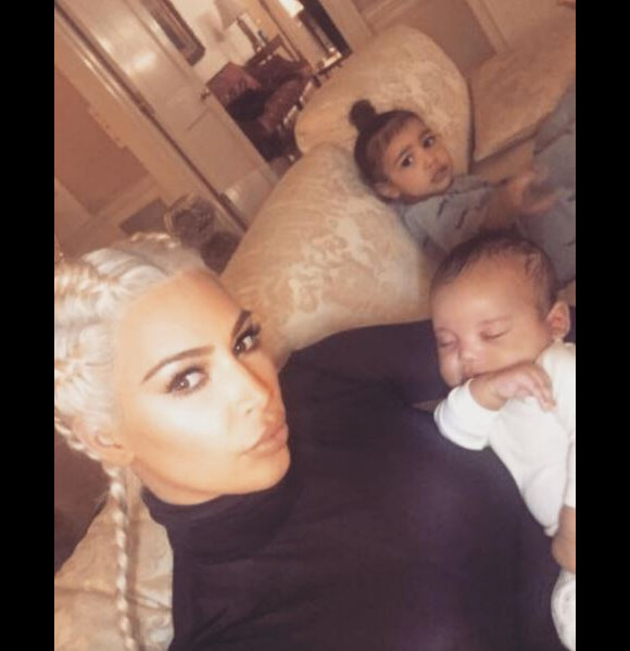 Photo de Kim Kardashian et ses deux enfants, North et Saint West. Août 2016.