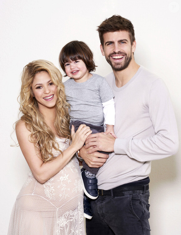 Shakira (enceinte de leur 2ème enfant), Gerard Pique et leur fils Milan ont posé pour l'Unicef à l'occasion de leur Baby Shower, le 8 décembre 2014.