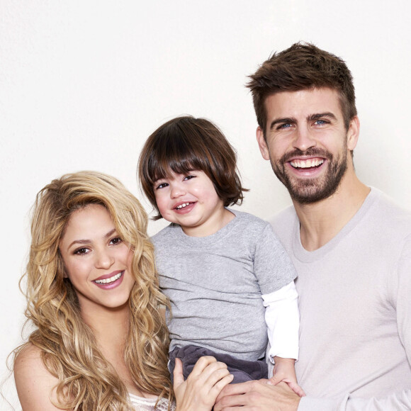 Shakira (enceinte de leur 2ème enfant), Gerard Pique et leur fils Milan ont posé pour l'Unicef à l'occasion de leur Baby Shower, le 8 décembre 2014.