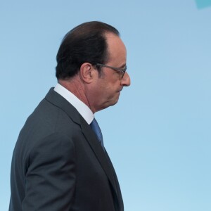 Le président François Hollande assiste à la journée internationale des droits de l'enfant au palais de l'Elysée à Paris le 19 novembre 2016. © Jacques Witt/ Pool / Bestimage