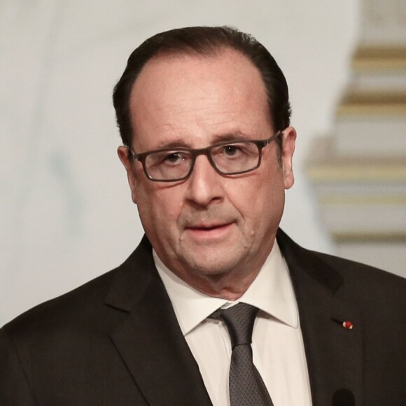 François Hollande fait une déclaration sur les résultats de l'élection présidentielle aux Etats-Unis, au Palais de l'Elysée à Paris le 9 novembre 2016. © Stéphane Lemouton/Bestimage
