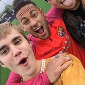 Justin Bieber et sa rencontre avec les joueurs du FC Barcelone, le 21 novembre 2016.