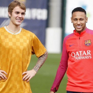 Justin Bieber et sa rencontre avec les joueurs du FC Barcelone, le 21 novembre 2016.