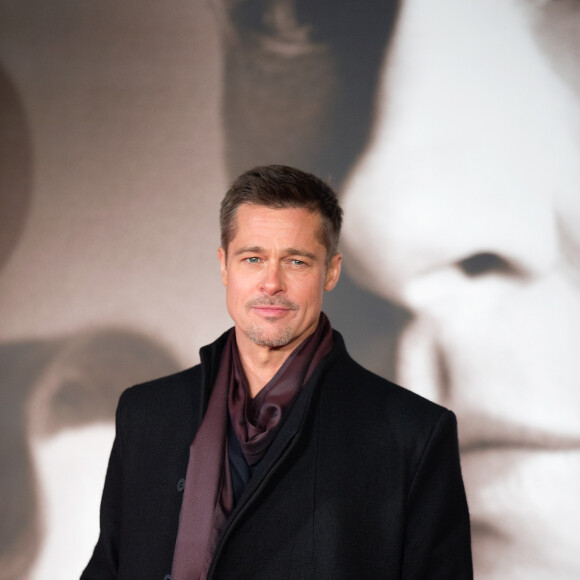 Brad Pitt à la première de 'Alliés' ('Allied') aux cinémas Odeon à Leicester Square à Londres, le 21 novembre 2016