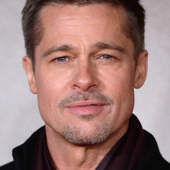 Brad Pitt lors de la première d'Alliés (Allied) aux Odeon Cinema de Leicester Square, Londres, le 21 novembre 2016.