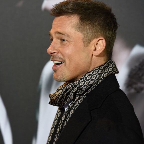 Brad Pitt lors de la première de "Alliés" (Allied) au cinéma Callao à Madrid, Espagne, le 22 novembre 2016.