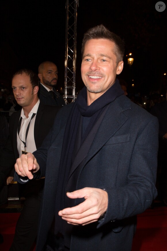 Brad Pitt - Arrivées à l'avant-première du film "Alliés" au cinéma UGC Normandie à Paris, le 20 novembre 2016.