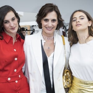 Inès de la Fressange et ses filles Nine et Violette - Photocall du 2e défilé de mode Haute-Couture automne-hiver 2016/2017 "Chanel" à Paris. Le 5 Juillet 2016. © Olivier Borde / Bestimage