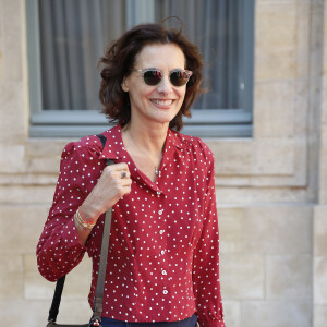 Inès de la Fressange - People au défilé de mode "Schiaparelli", collection Haute-Couture automne-hiver 2015/2016 à l'hôtel d'Evreux à Paris, le 6 juillet 2015.