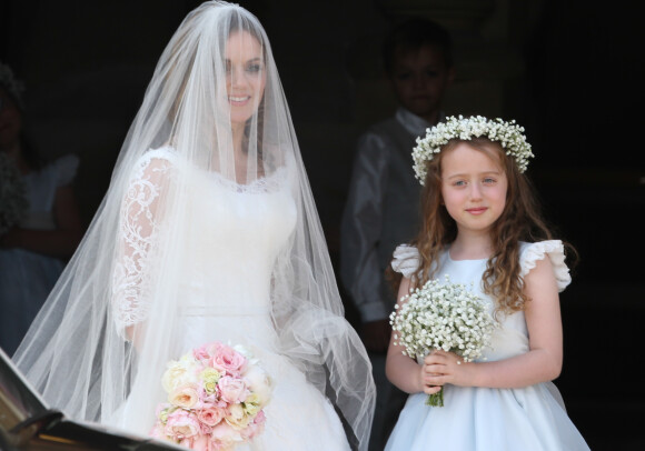 Geri Halliwell et sa fille Bluebell lors de son mariage avec Christian Horner en l'église de Woburn le 15 mai 2015