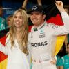 Nico Rosberg sacré champion du monde au Grand Prix of Abu Dhabi, en présence de sa femme Vivian Sibold, le 27 novembre 2016.