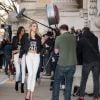 Les mannequins du défilé Victoria's Secret 2016 quittent le Mandarin Oriental et arrivent au Grand Palais. Paris, le 28 novembre 2016.