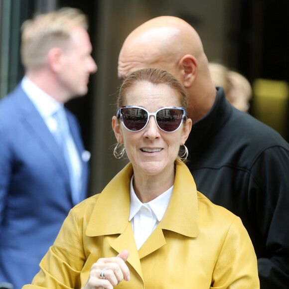 Céline Dion quitte son hôtel à Paris le 21 juin 2016.