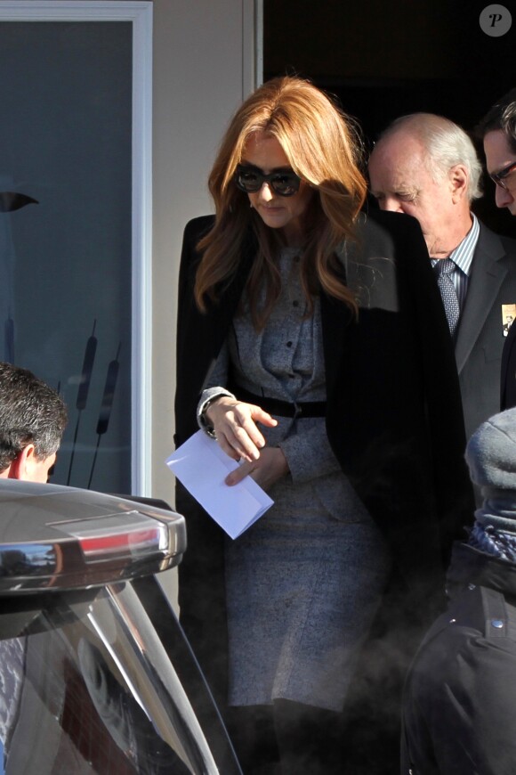 Exclusif - Céline Dion quitte le salon funéraire Charles Rajotte à Repentigny où elle a rendu un dernier hommage à son frère Daniel le 23 janvier 2016 © Eric Yainiri / Bestimage