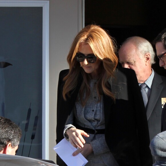 Exclusif - Céline Dion quitte le salon funéraire Charles Rajotte à Repentigny où elle a rendu un dernier hommage à son frère Daniel le 23 janvier 2016 © Eric Yainiri / Bestimage
