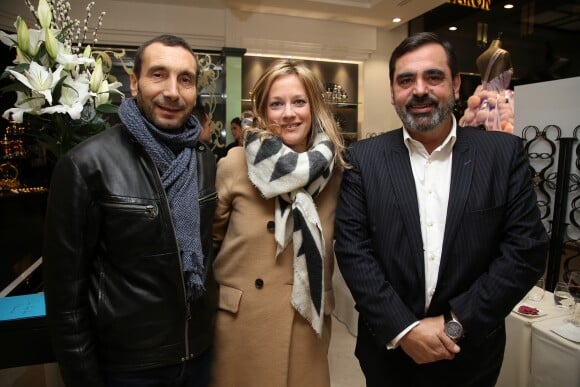 Exclusif - Zinédine Soualem et sa compagne Caroline Faindt, Romain Alès (Président des Parfums Caron) - Soirée de présentation de la poudre légendaire Caron à la boutique des parfums Caron à Paris le 29 novembre 2016.