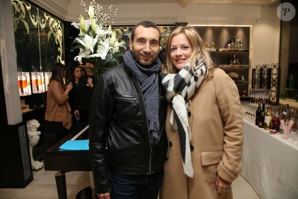 Exclusif - Zinédine Soualem et sa compagne Caroline Faindt - Soirée de présentation de la poudre légendaire Caron à la boutique des parfums Caron à Paris le 29 novembre 2016.