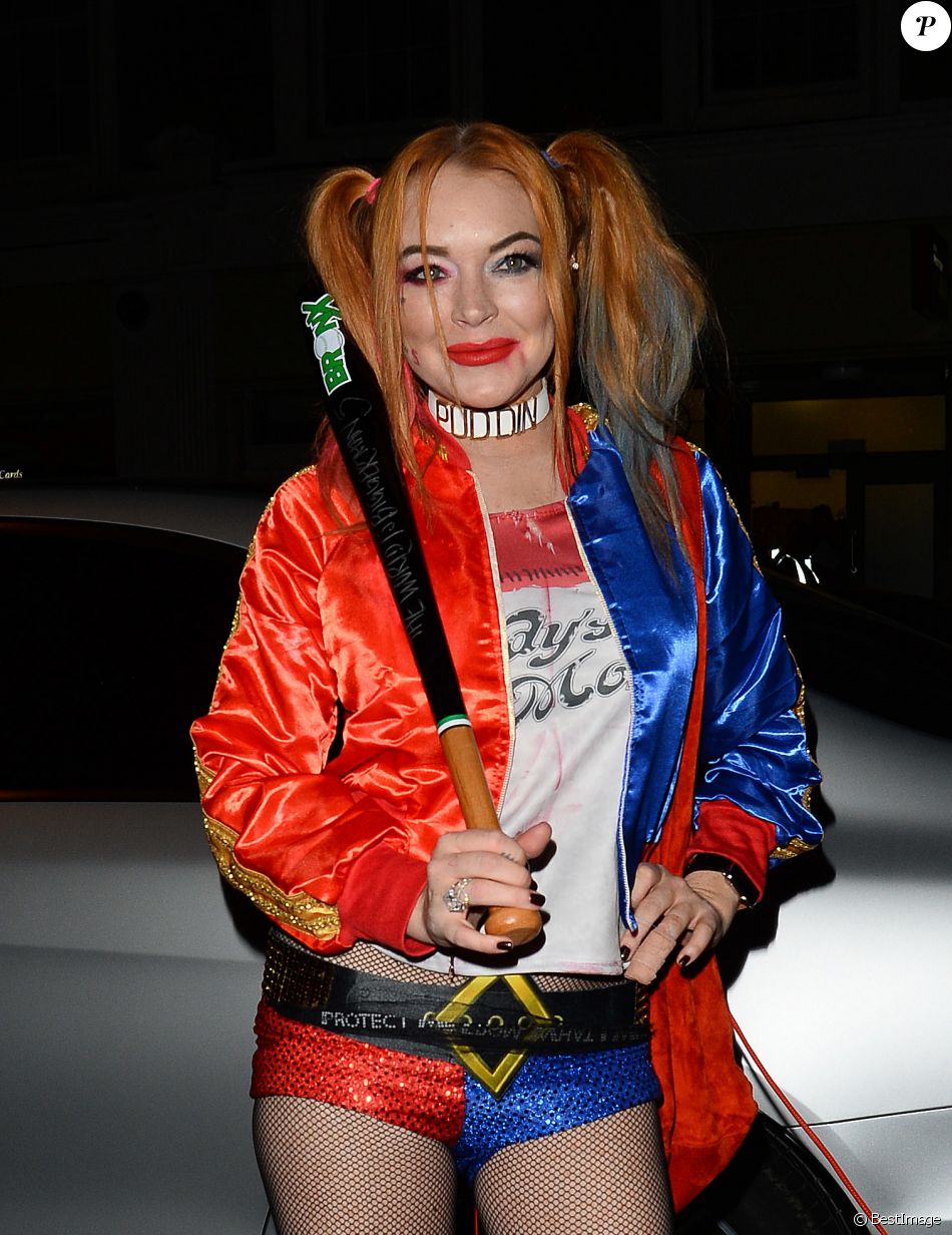 Lindsay Lohan (déguisée en Harley Quinn du film Suicid Squad) arrive à