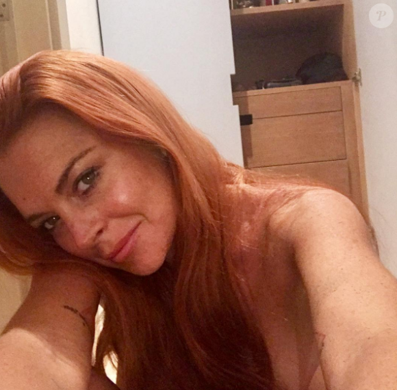 Lindsay Lohan pose topless sur sa page Instagram le 30 novembre 2016