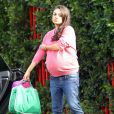 Exclusif - Mila Kunis enceinte fait du shopping avec son mari Ashton Kutcher à Studio City, le 21 novembre 2016