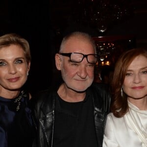 Béla Tarr entre Mélita Toscan du Plantier et Isabelle Huppert  - Soirée Dior dans le cadre du de la 16ème édition du Festival International du Film de Marrakech au Palais Soleiman à Marrakech, le 4 décembre 2016. © Rachid Bellak/Bestimage 