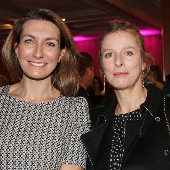 Anne-Claire Coudray et Karin Viard (Prix de la Femme d'Influence "Coup de Coeur") - 3ème édition de la cérémonie de remise des prix de la Femme d'Influence à l'Hôtel Hyatt Regency Paris Etoile à Paris, le 5 décembre 2016. © Denis Guignebourg