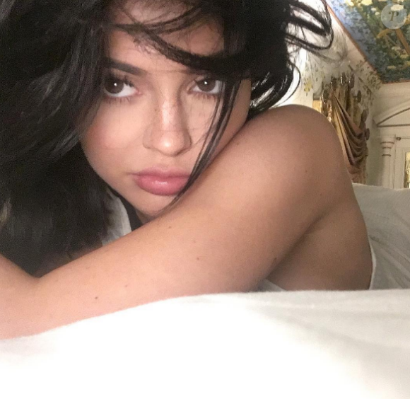 Kylie Jenner se montre sans maquillage sur Instagram en 2016.