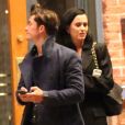Katy Perry et Orlando Bloom arrivent à leur hôtel 'Jerome' à Aspen dans le Colorado pour assister au mariage de leur amie la styliste Jamie Schneider. Katie se met des gouttes pour les yeux pour se protéger du froid sec de la montagne! Le 8 avril 2016