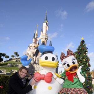 Camille Lacourt au Noël de Disneyland Paris. Le 9 novembre 2016 © Disneyland Paris via Bestimage