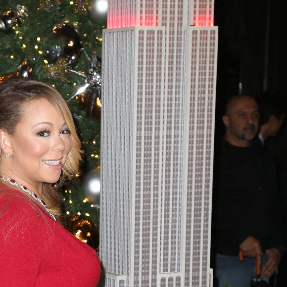 Mariah Carey allume l'Empire State Building à New York, le 6 décembre 2016