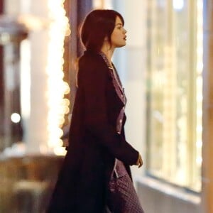 Exclusif -  Selena Gomez va diner au restaurant "El Cholo" avec une amie à Santa Monica le 2 décembre 2016