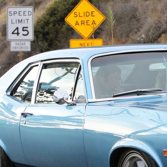 Lady Gaga au volant de sa Classic Chevy Chevelle SS avec un ami à Santa Monica, le 11 décembre 2016.