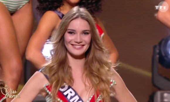 Miss Normandie 2016 : Esther Houdement - Les 12 demi-finalistes du concours Miss France 2017. Sur TF1, le 17 décembre 2016. 