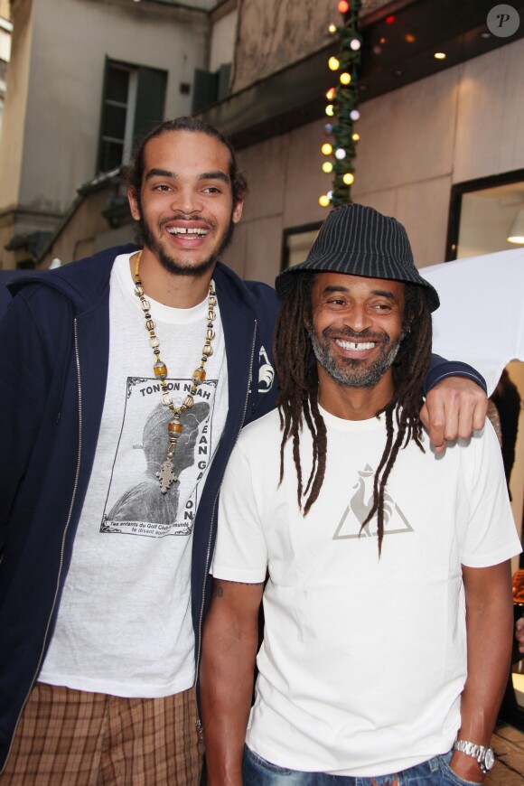 Yannick Noah et son fils Joakim Noah à Paris le 1er juin 2010.