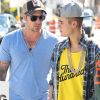 Justin Bieber fait du Segway sur la plage avec son ami Khalil Sharieff a Miami, le 22 janvier 2014.