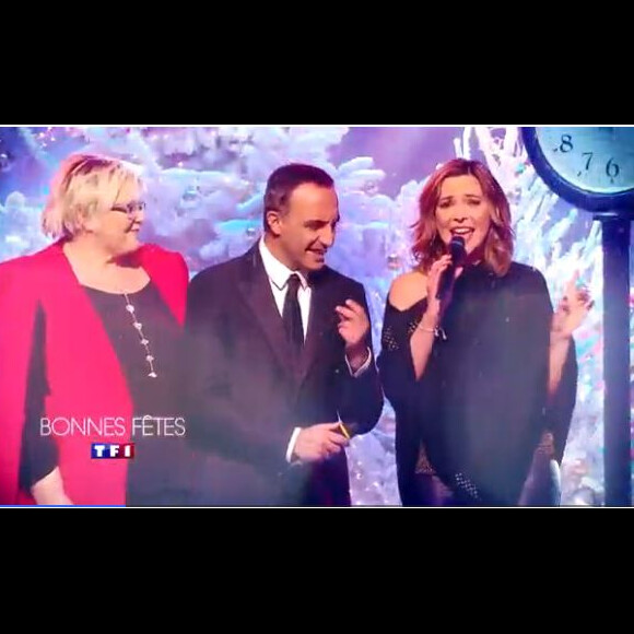 Laurence Boccolini, Nikos Aliagas et Sandrine Quétier chantent All I Want For Christmas is You dans le clip de fin d'année de TF1