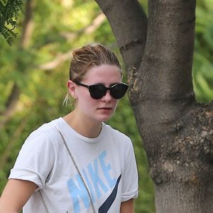 Exclusif - Mischa Barton se promène dans les rues de Los Angeles, le 28 septembre 2016