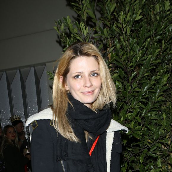 Mischa Barton à la sortie du club Catch à Los Angeles, le 18 novembre 2016