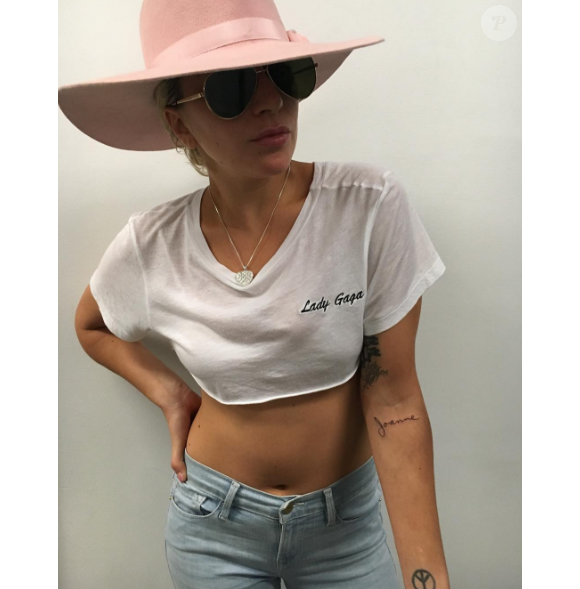 Lady Gaga expose ses tatouages sur les réseaux sociaux. Photo publiée sur Instagram au mois d'octobre 2016