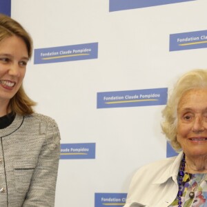 Stéphanie Debette, professeur en Epidémiologie Génétique au CHU de Bordeaux et Bernadette Chirac - Remise du prix Claude Pompidou pour la recherche sur la maladie d'Alzheimer présidée par Bernadette Chirac, sur la terrasse de l'hôtel Aston La Scala à Nice le 9 septembre 2016. ©