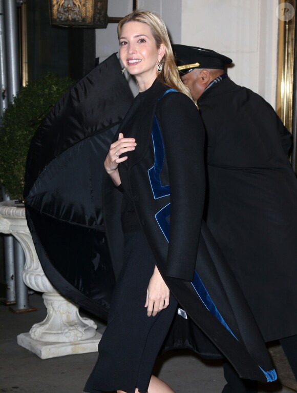 Ivanka Trump sort d'un immeuble à New York, le 12 décembre 2016.