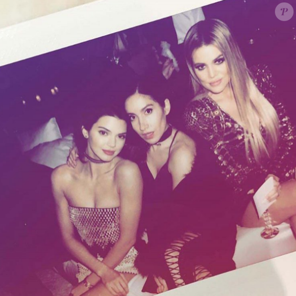 Kendall Jenner et Khloé Kardashian fêtent Noël en famille le 24 décembre 2016.