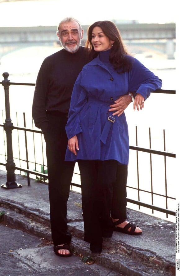 Catherine Zeta-Jones et Sean Connery - Photocall à Londres du film Haute Voltige en 1998