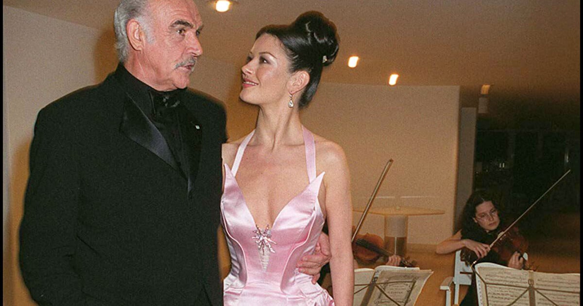 Catherine Zeta Jones Sa Scène Damour Avec Sean Connery Ridiculisée Purepeople